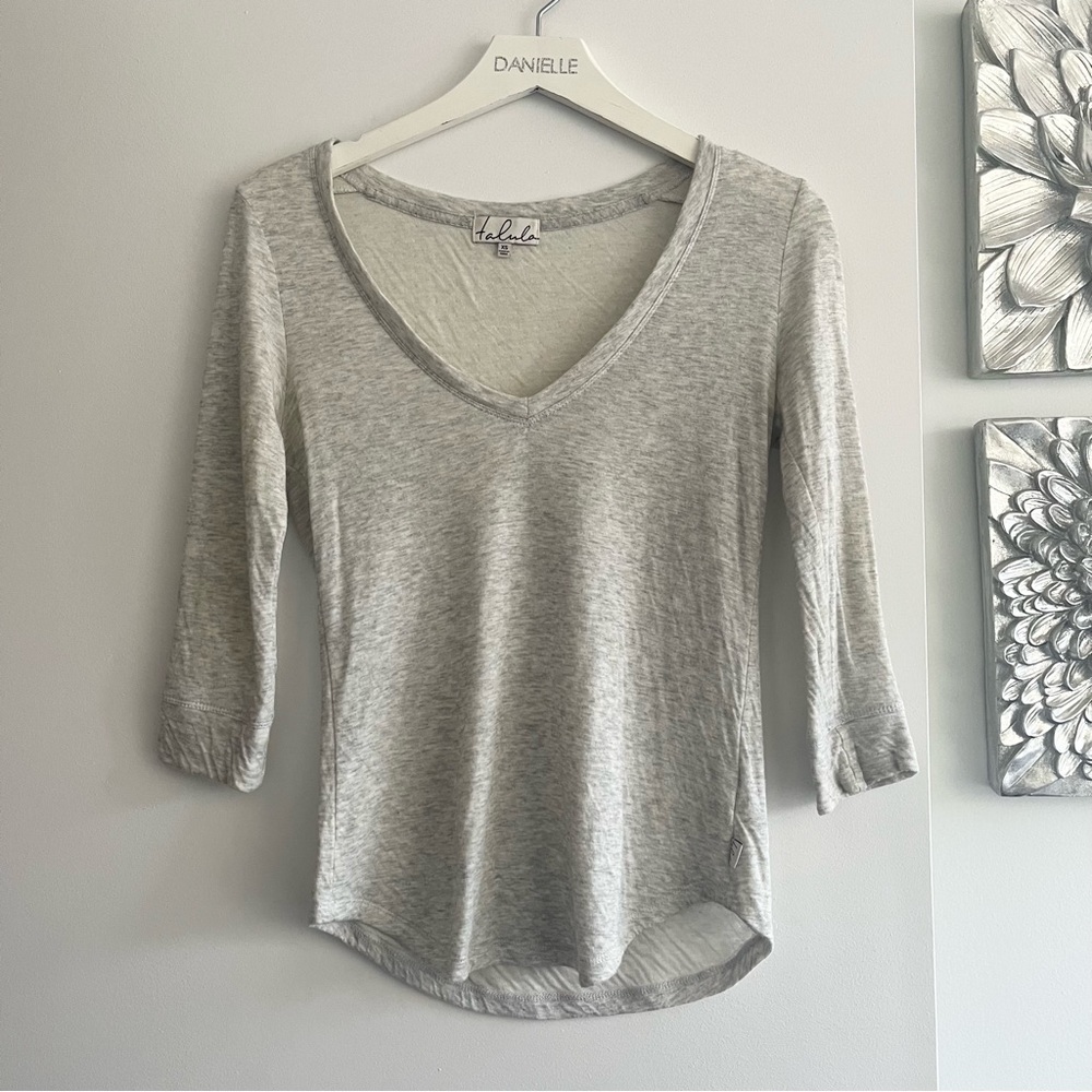 TALULA (ARITZIA) Grey V-Neck Top